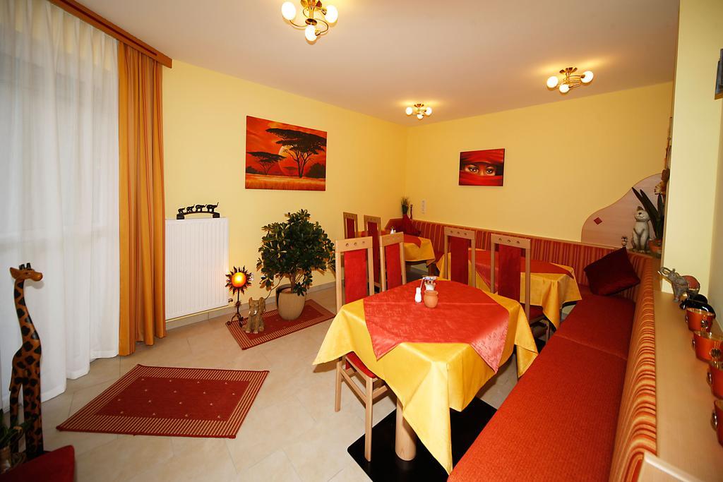 Hotel Garni Zerza Tröpolach Dış mekan fotoğraf