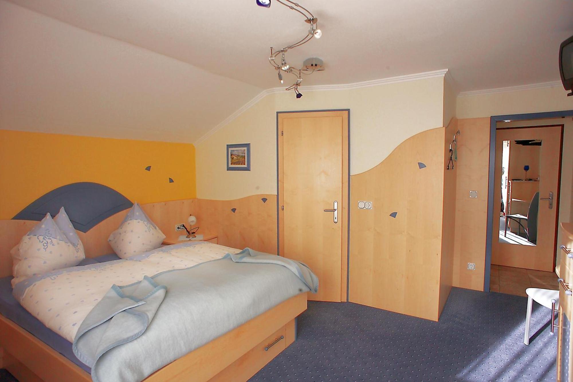Hotel Garni Zerza Tröpolach Oda fotoğraf