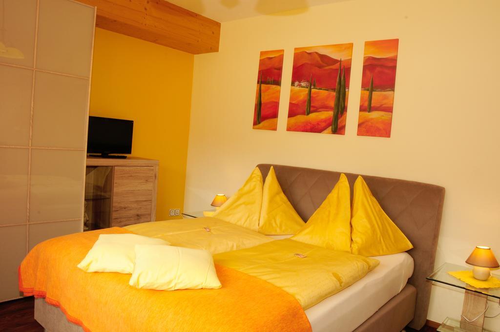 Hotel Garni Zerza Tröpolach Dış mekan fotoğraf