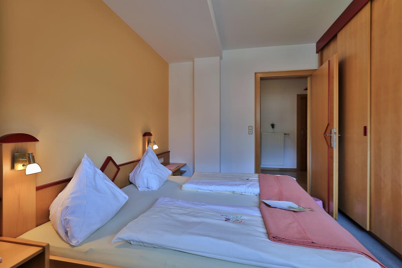 Hotel Garni Zerza Tröpolach Dış mekan fotoğraf