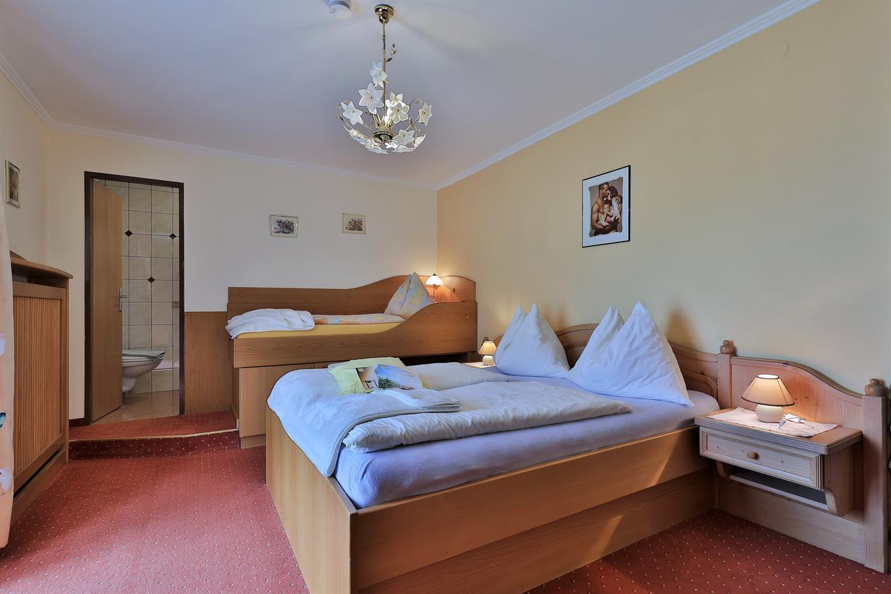 Hotel Garni Zerza Tröpolach Dış mekan fotoğraf