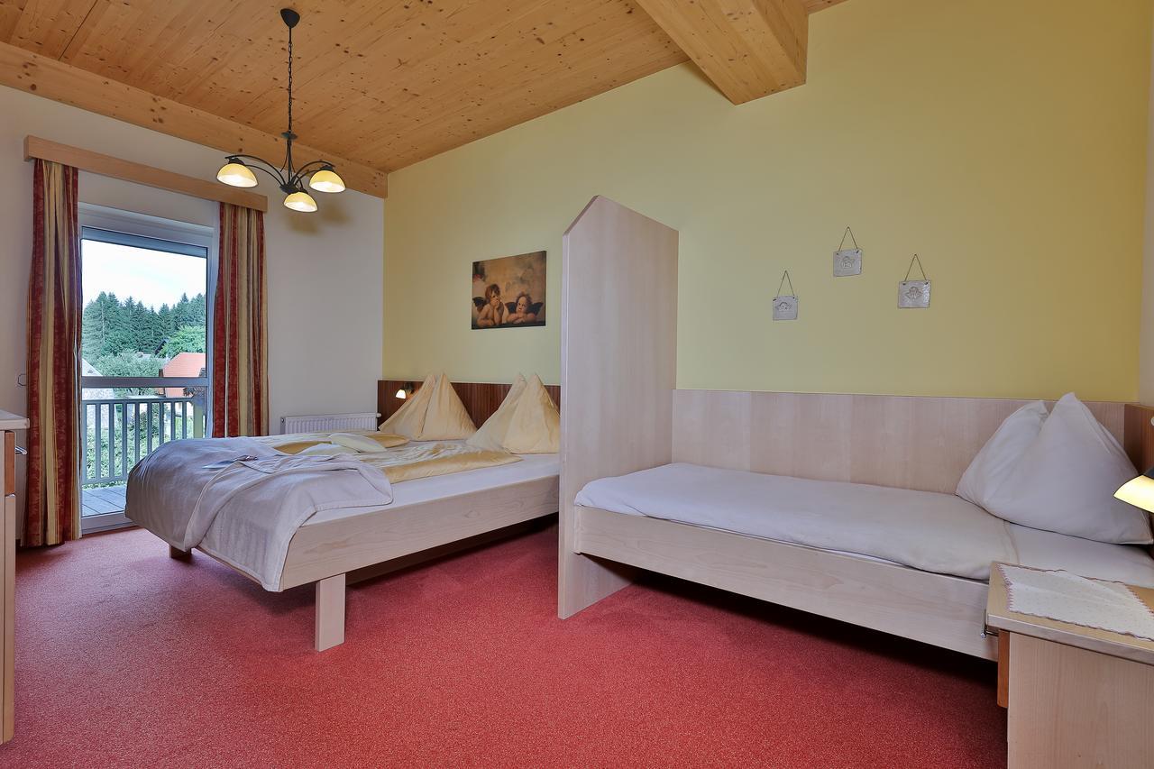 Hotel Garni Zerza Tröpolach Dış mekan fotoğraf